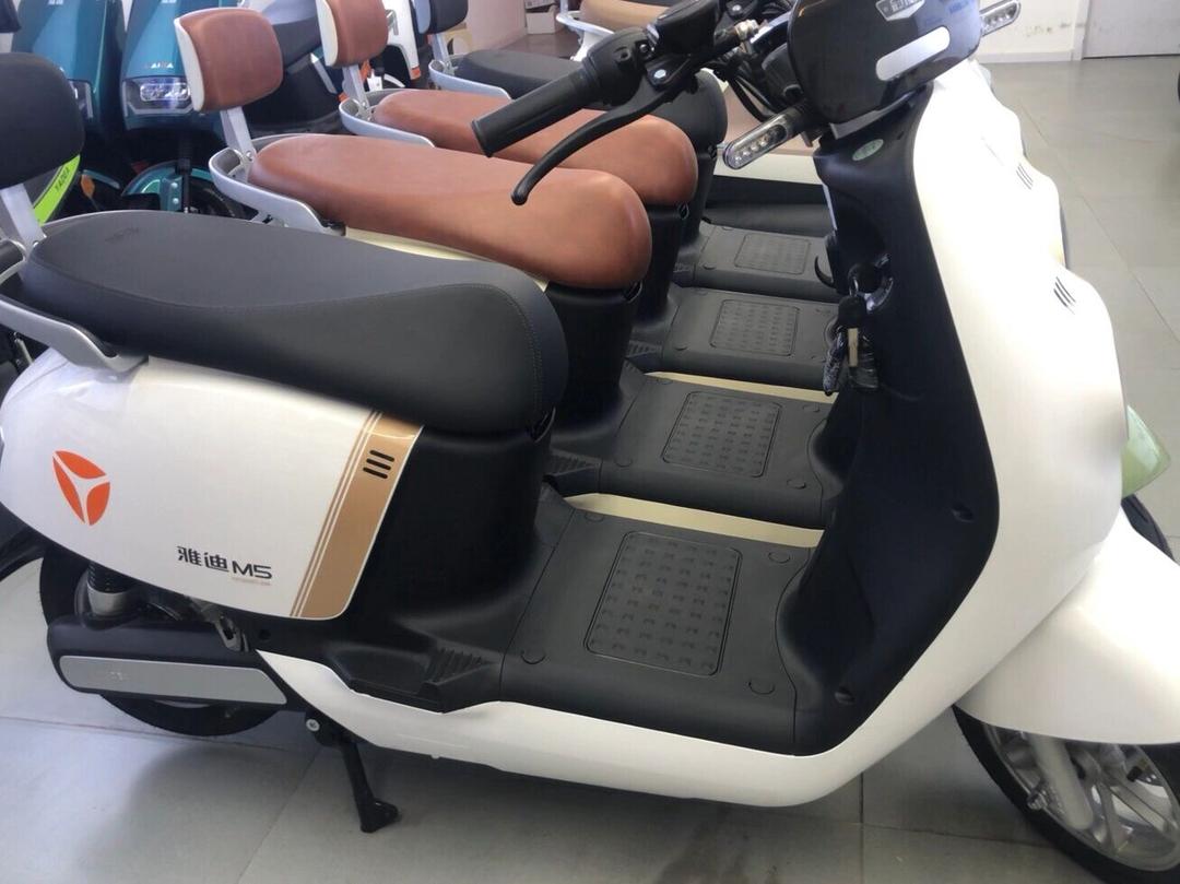 雅迪钠电电动车暨华宇极钠超充生态正式发布