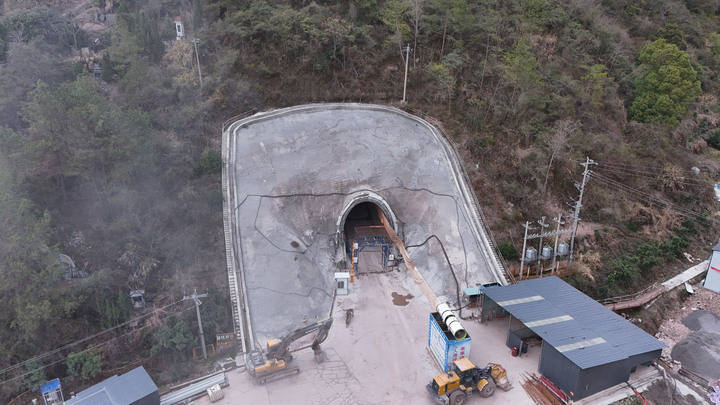 铁路重点项目建设有序推进