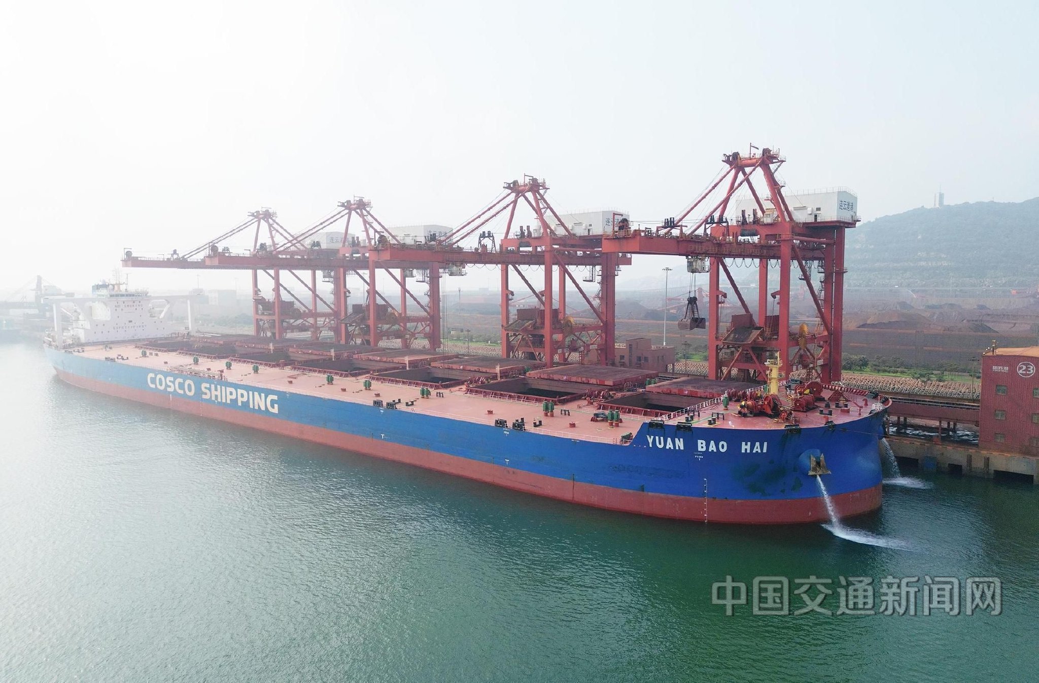 船用中速机“喝上”高纯度甲醇 我国首型甲醇燃料船用中速机正式交付