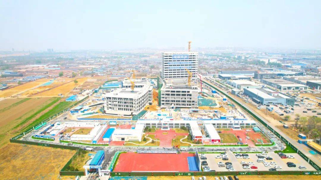 中国二十二冶深圳电子信息产业园A区项目A2号综合楼主体结构封顶