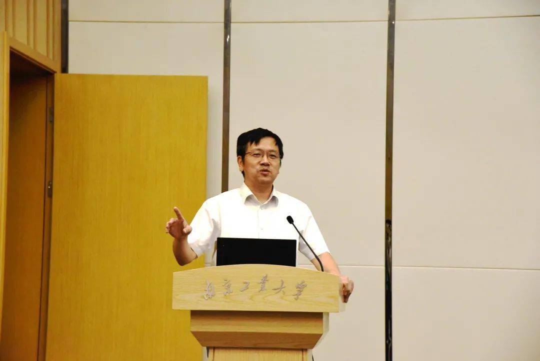 世界化工看中国丨江苏大学校长邢卫红：化学工业亟需通过化工材料性能的突破性提升与智能赋能重塑产业生态