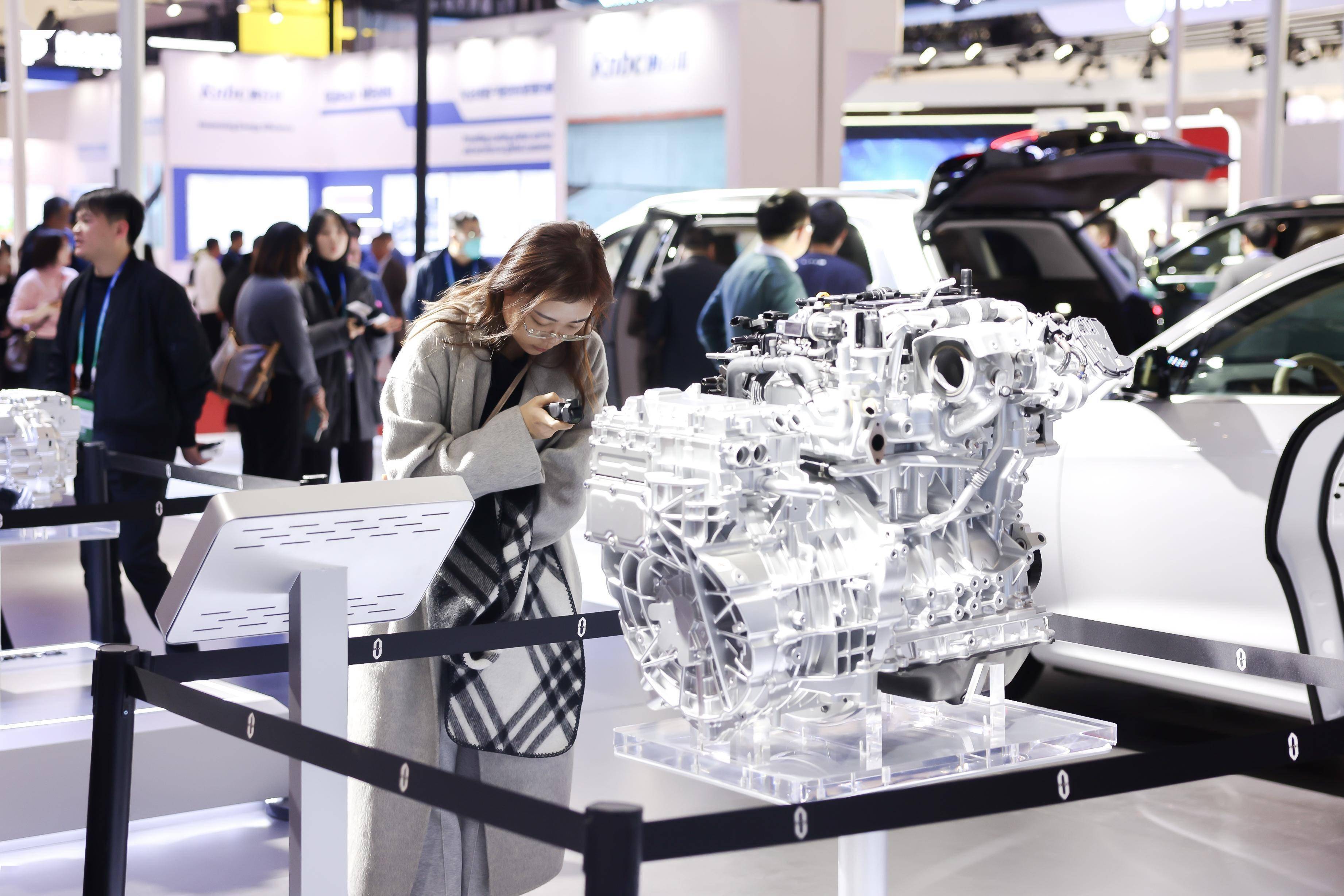 中国石化亮相链博会 以硬核科技绘就能源未来新图景