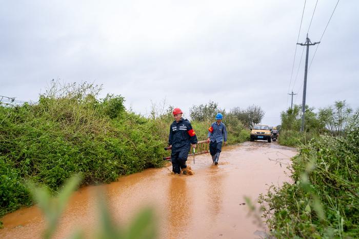 国网北京电力奋力开展抢修复电 保障电力供应和群众生命财产安全