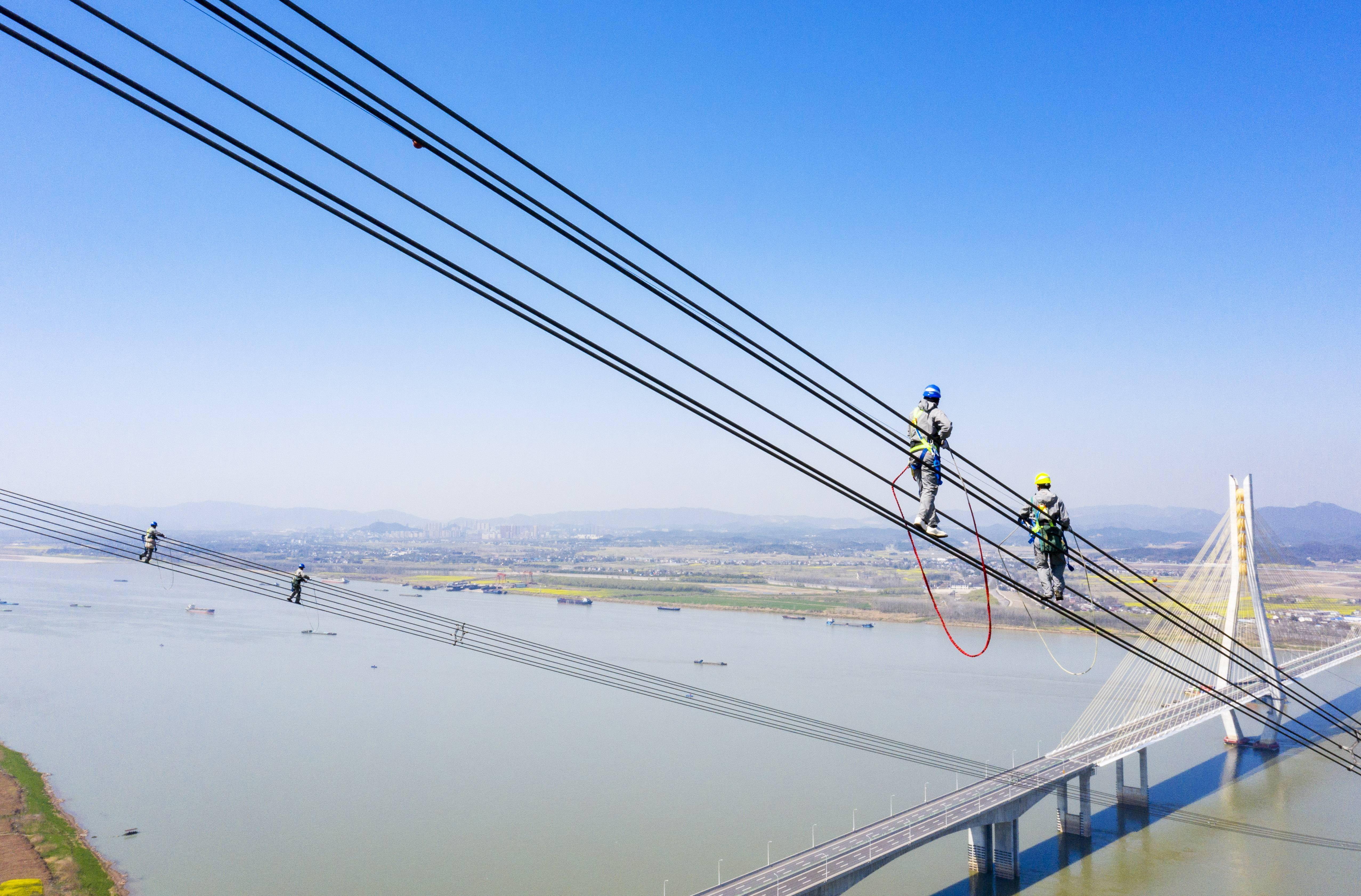 冻土之上，能源大动脉“热流奔腾”